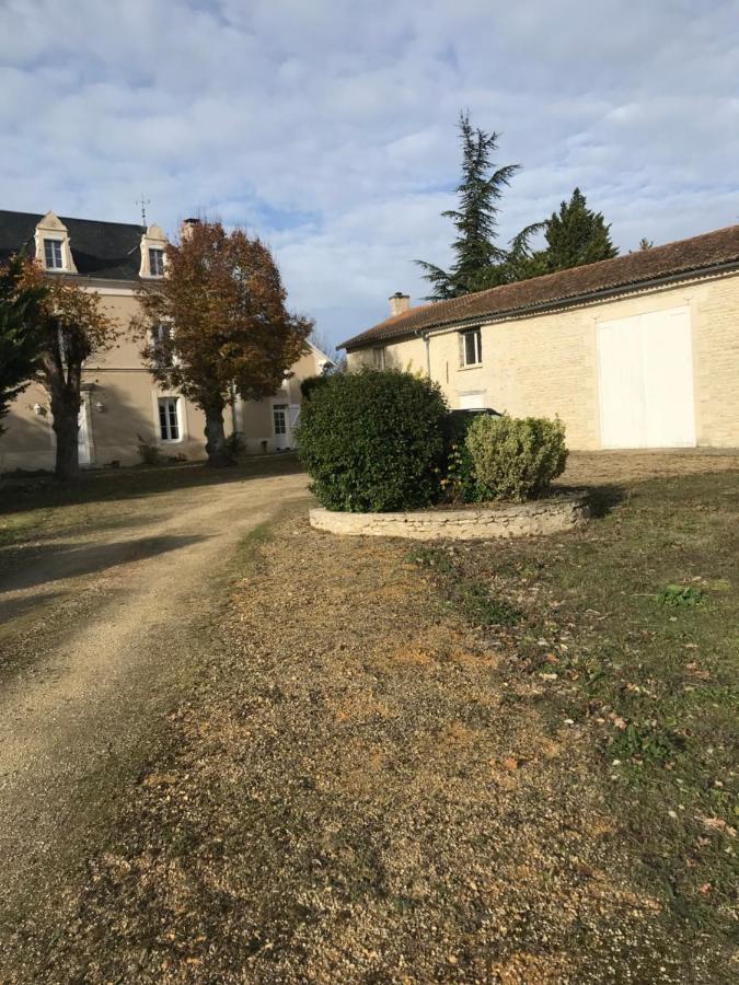 La Maladrie Bed and Breakfast Vouzailles Buitenkant foto